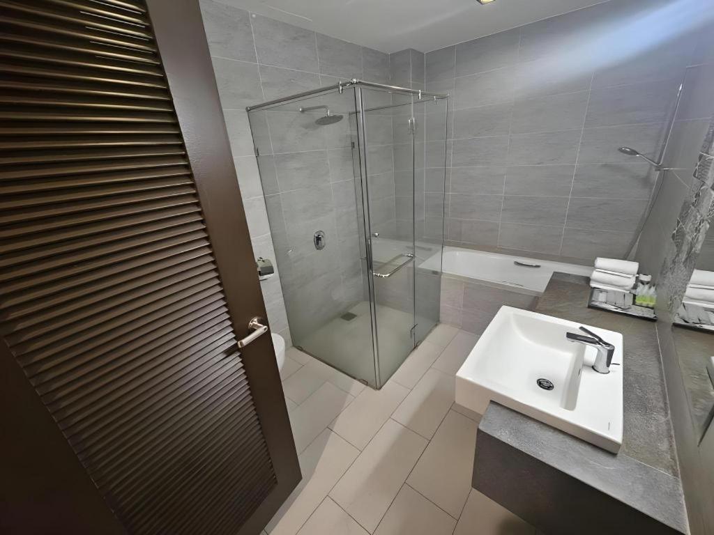 Hotel Grand Baron Taiping Ngoại thất bức ảnh